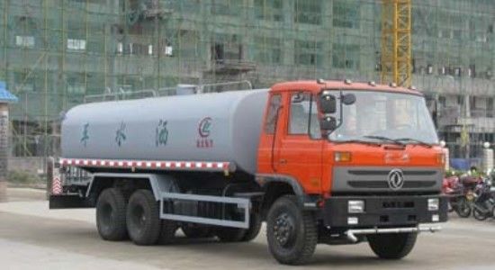 Dongfeng 6x4 20000L 210hp Water Bowser Truck Jembatan Belakang Ganda