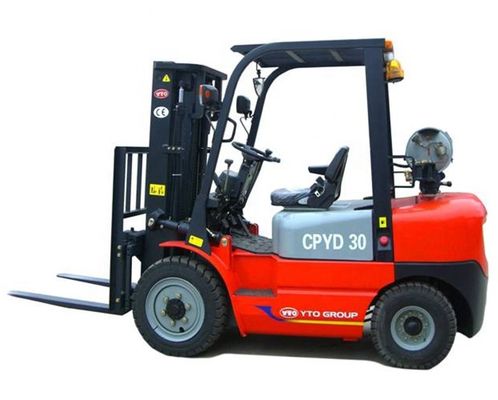 YTO 4 Wheel Drive Forklift, 10km / H 3 Ton Forklift Dengan Mesin Bensin
